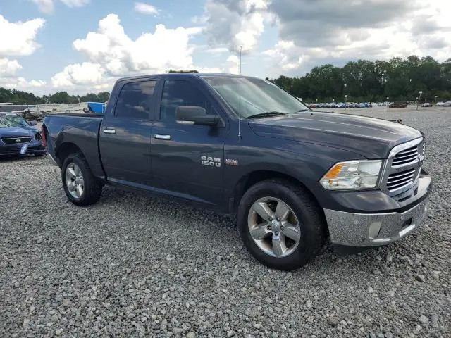 2016 RAM 1500 SLT  