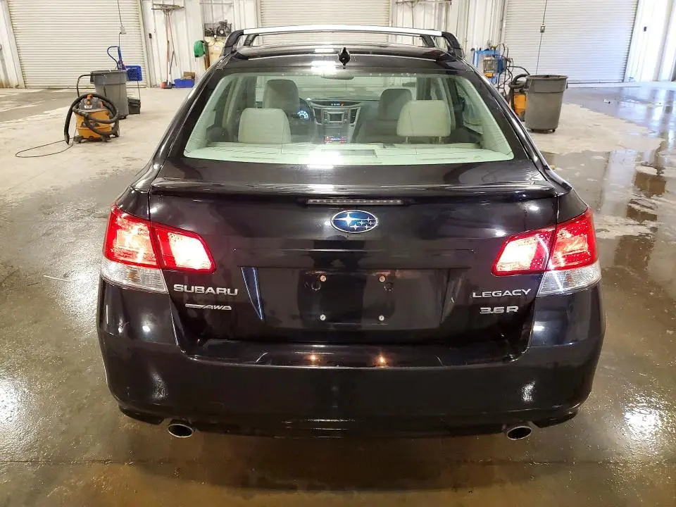 2013 SUBARU LEGACY 3.6R LIMITED  
