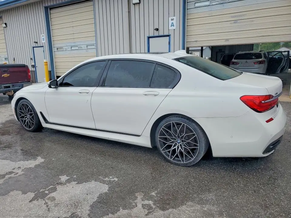 2018 BMW 750 XI  