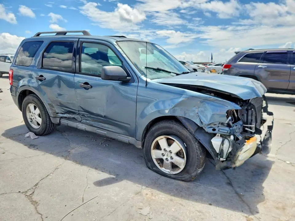 2011 FORD ESCAPE XLT  