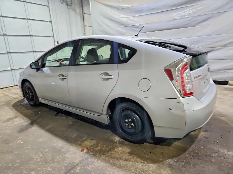 2013 TOYOTA PRIUS TWO  