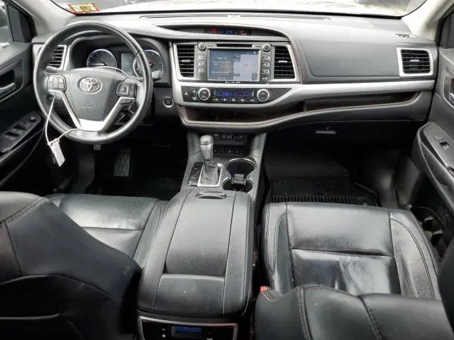 2018 TOYOTA HIGHLANDER SE  