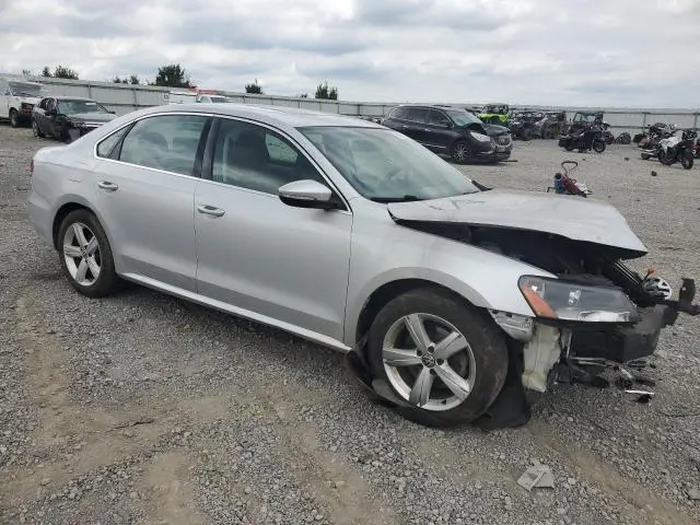 2012 VOLKSWAGEN PASSAT SE  