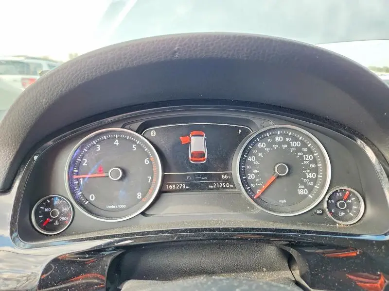 2015 VOLKSWAGEN TOUAREG V6  