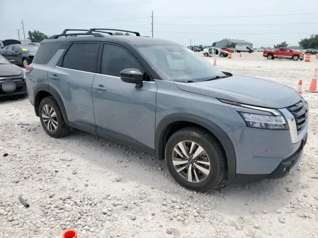 2022 NISSAN PATHFINDER SL  