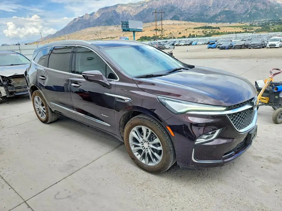 2022 BUICK ENCLAVE AVENIR  