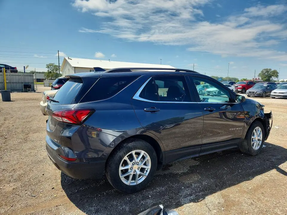 2022 CHEVROLET EQUINOX LT  