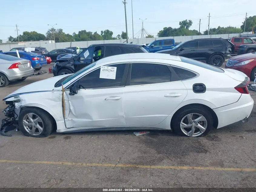 2022 HYUNDAI SONATA SE