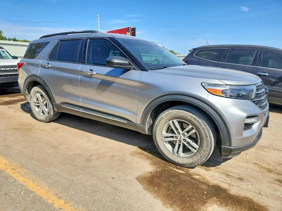 2021 FORD EXPLORER XLT  