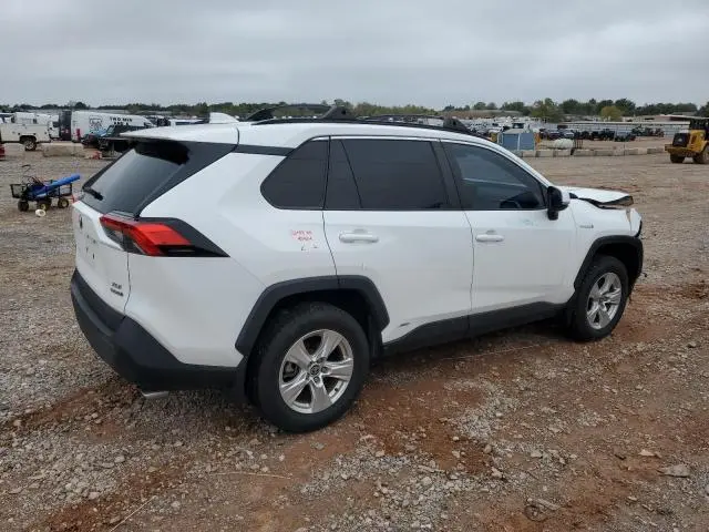 2021 TOYOTA RAV4 XLE  