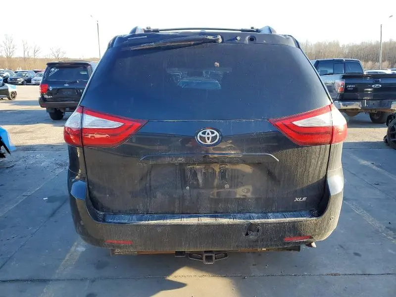 2015 TOYOTA SIENNA XLE  