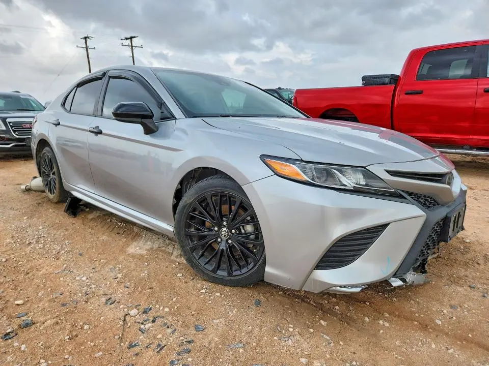 2020 TOYOTA CAMRY SE NIGHTSHADE  