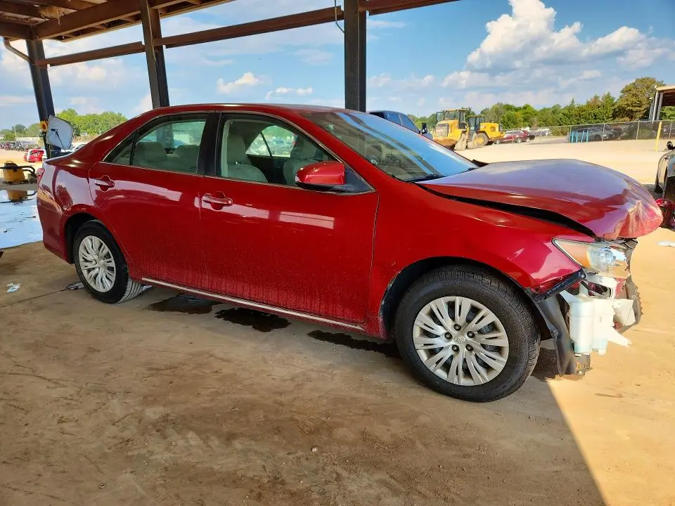 2014 TOYOTA CAMRY LE  