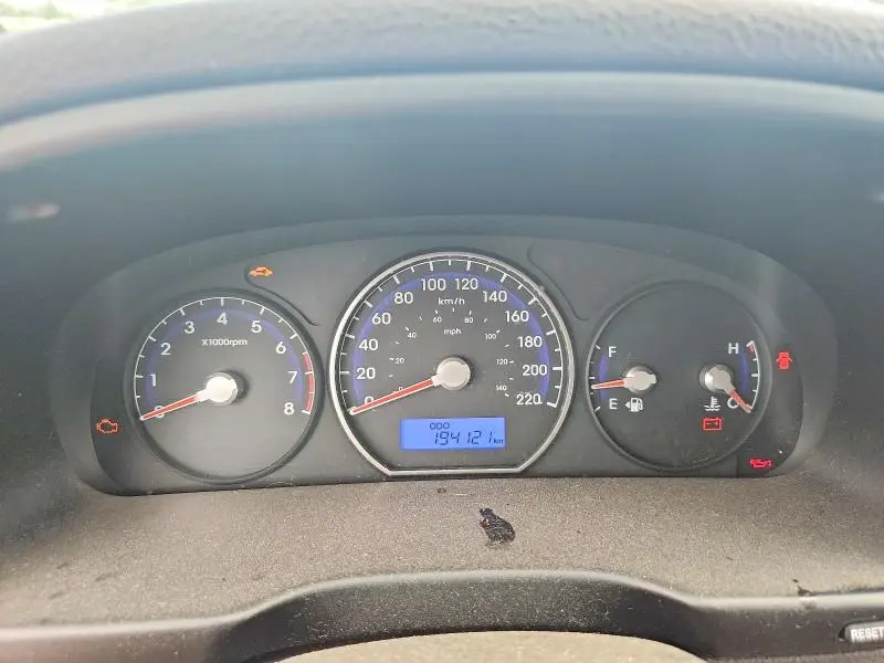 2010 HYUNDAI SANTA FE GLS  