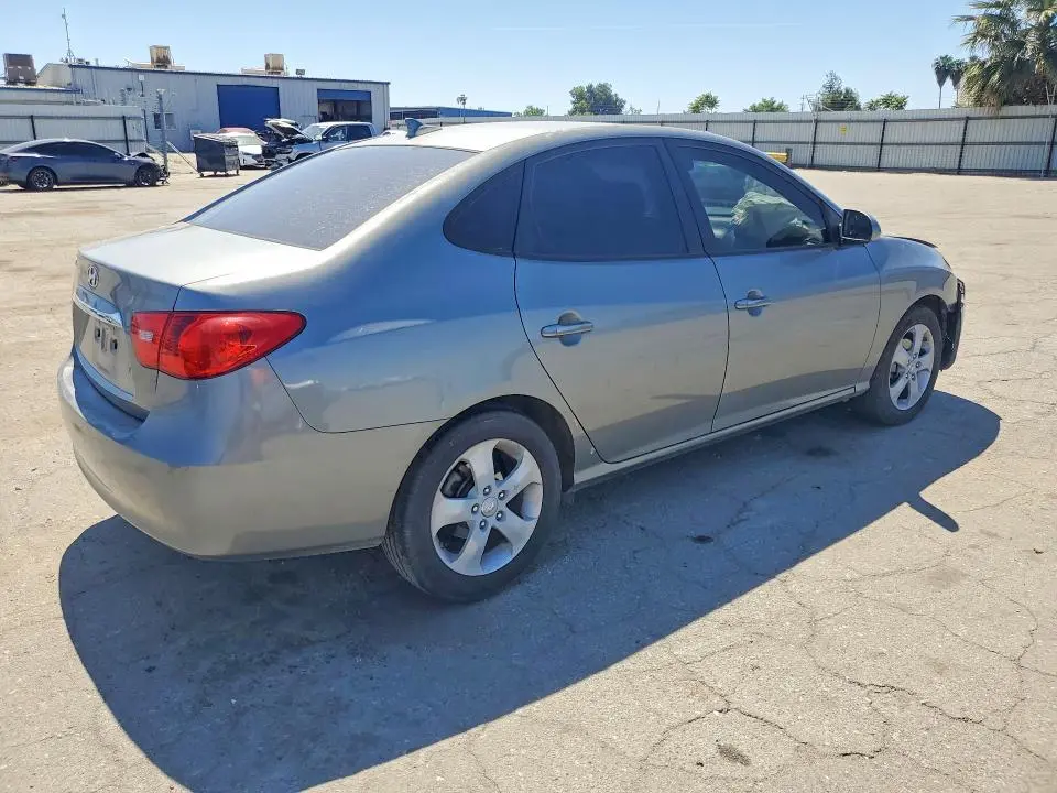 2010 HYUNDAI ELANTRA SE  