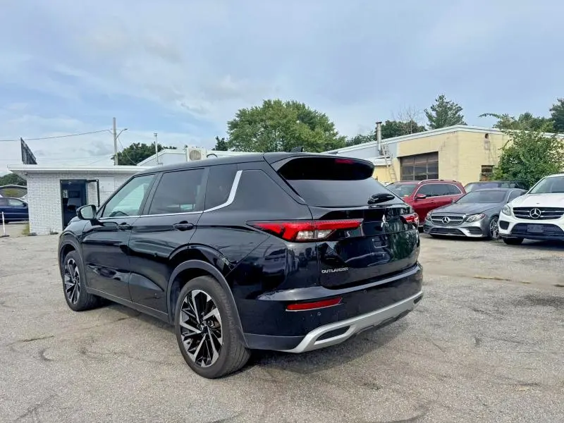 2023 MITSUBISHI OUTLANDER SE  