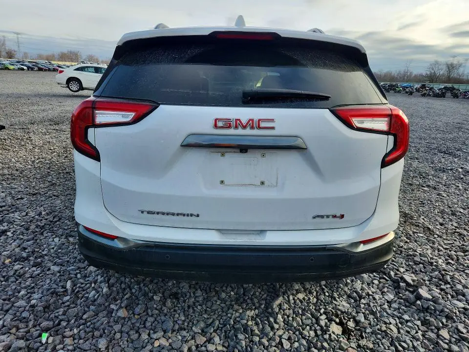 2023 GMC TERRAIN AT4  
