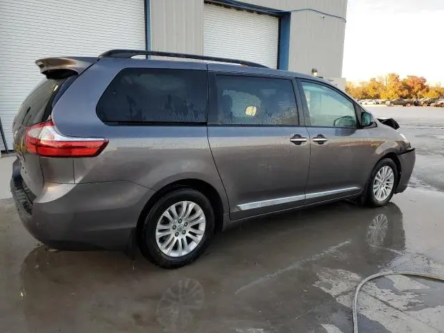 2016 TOYOTA SIENNA XLE  