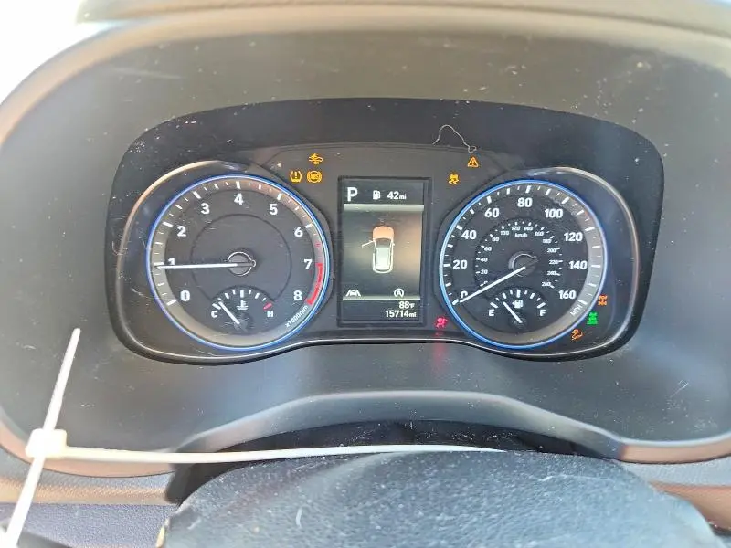 2023 HYUNDAI KONA SE  