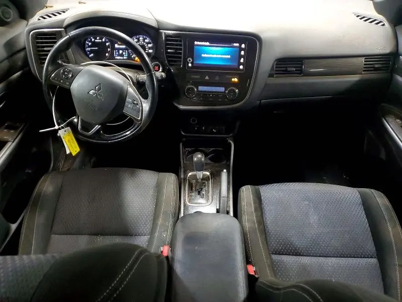 2018 MITSUBISHI OUTLANDER SE  