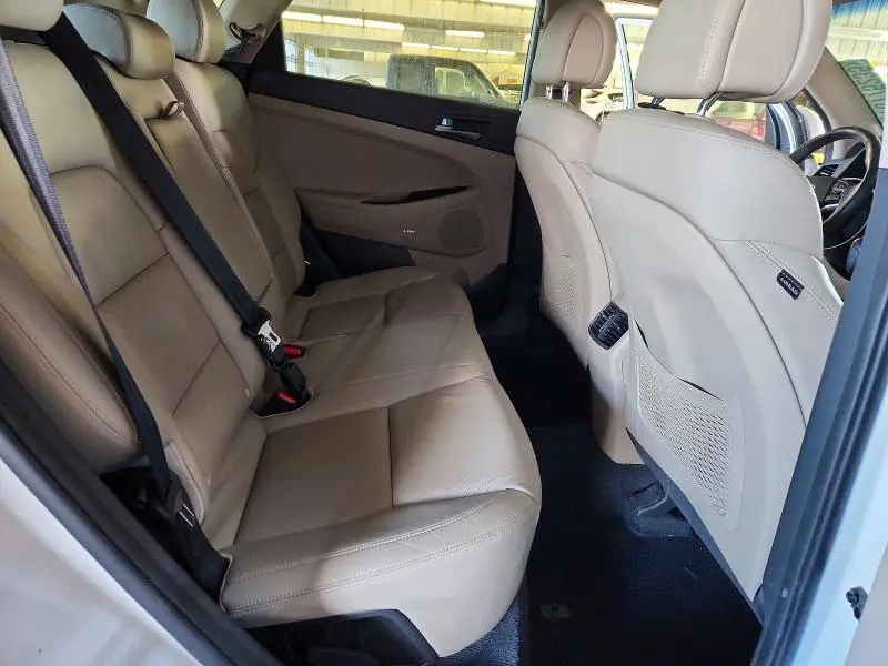 2017 HYUNDAI TUCSON SE PLUS  