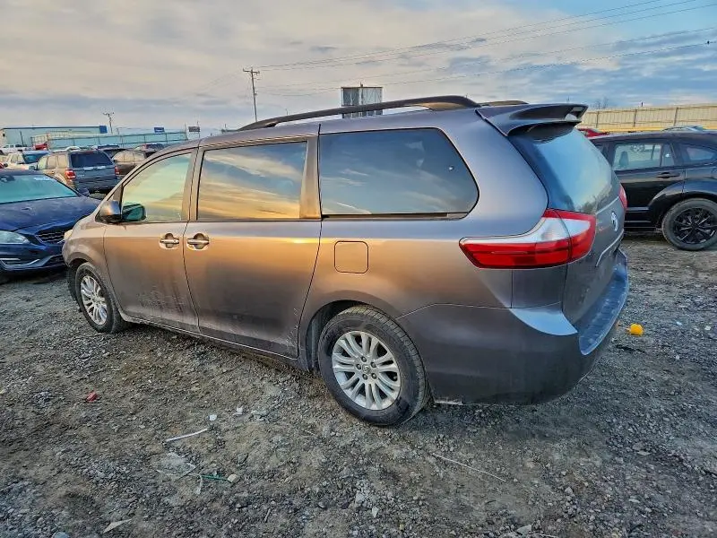 2015 TOYOTA SIENNA XLE  