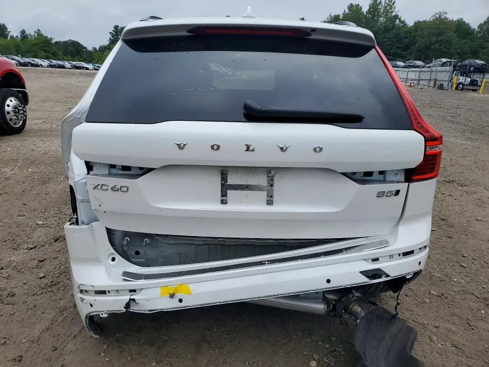 2024 VOLVO XC60 PLUS  