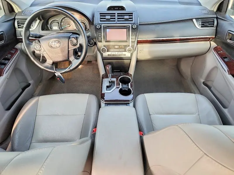 2014 TOYOTA CAMRY XLE V6  