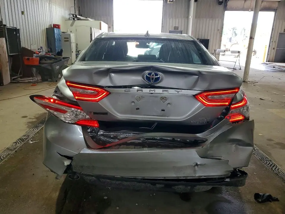 2020 TOYOTA CAMRY XLE  