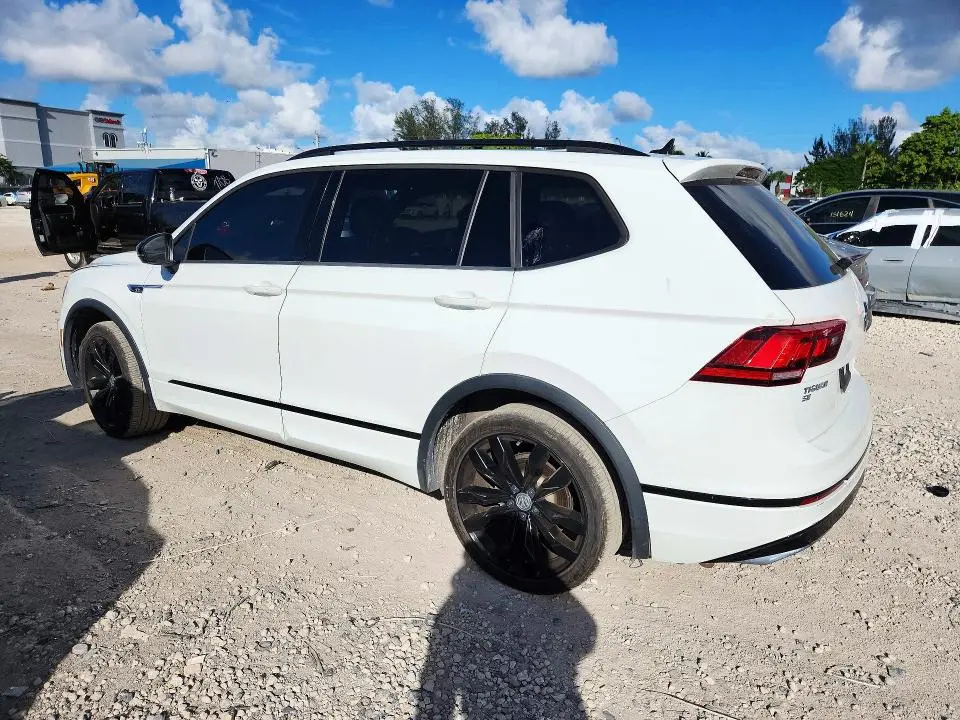 2021 VOLKSWAGEN TIGUAN SE  