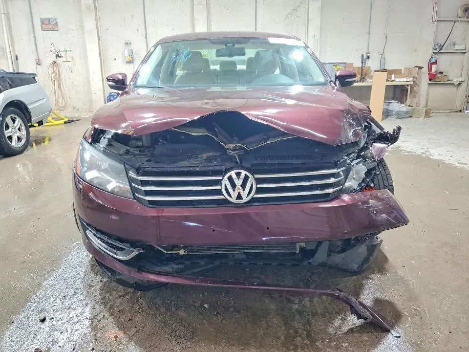 2014 VOLKSWAGEN PASSAT SE  