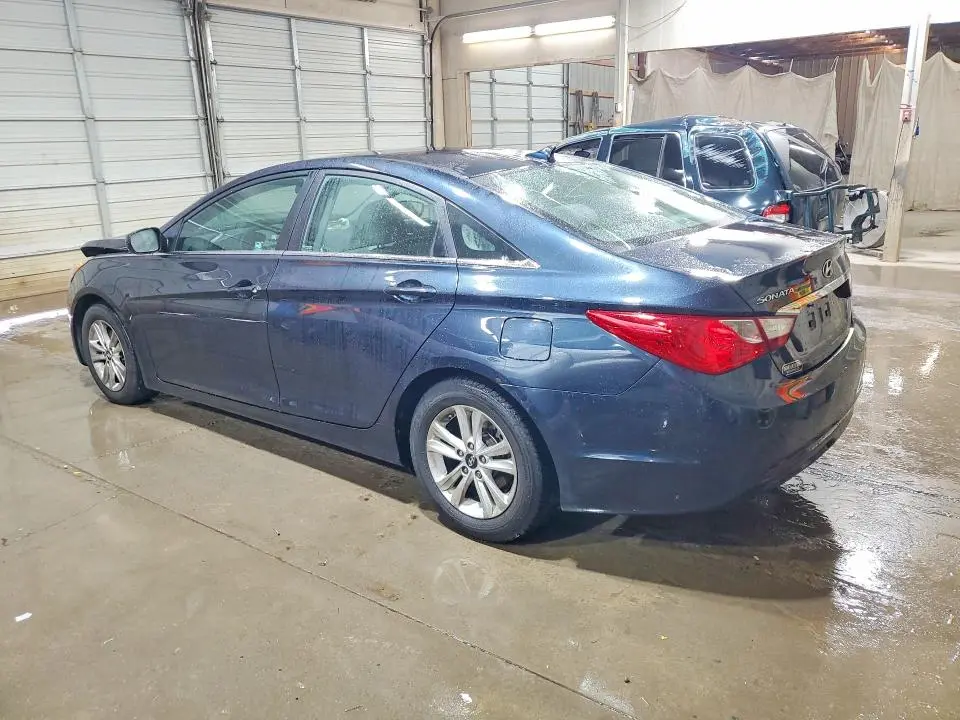 2011 HYUNDAI SONATA GLS  