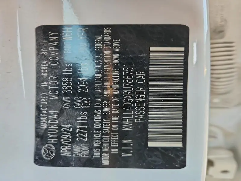 2024 HYUNDAI ELANTRA SE  