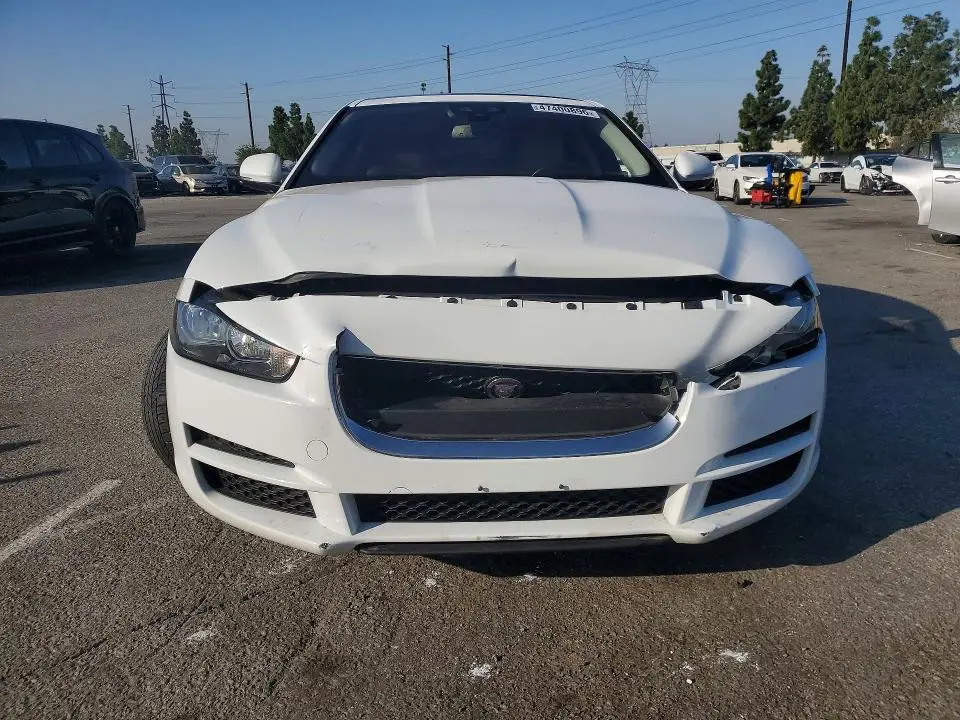 2018 JAGUAR XE PREMIUM  