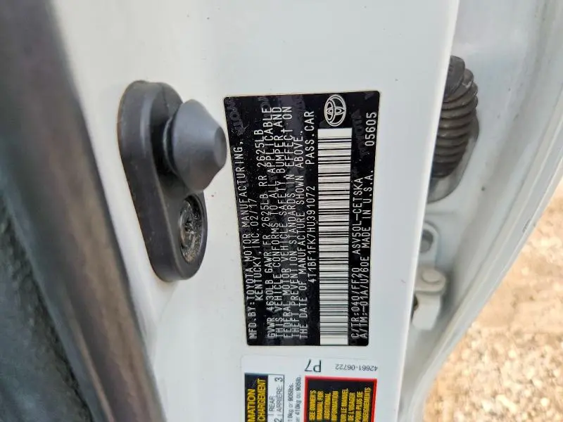 2017 TOYOTA CAMRY SE  
