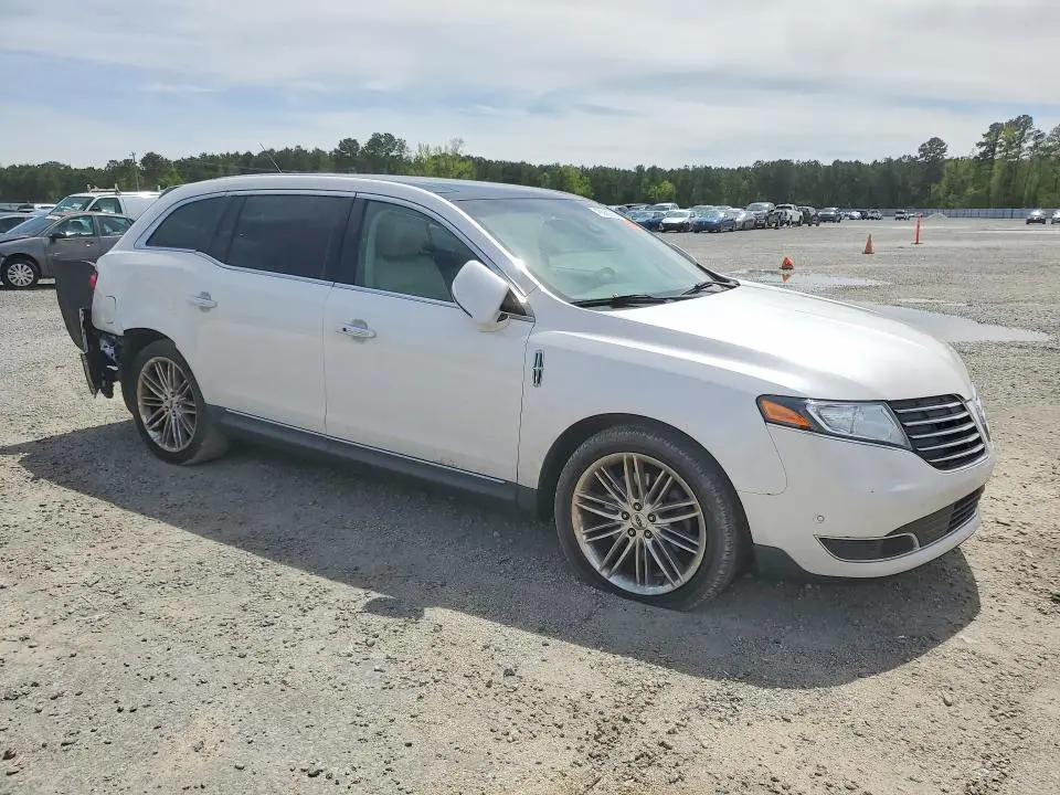2019 LINCOLN MKT   