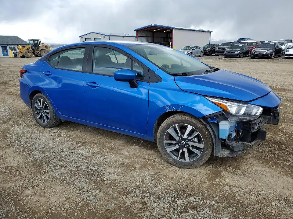 2022 NISSAN VERSA SV  