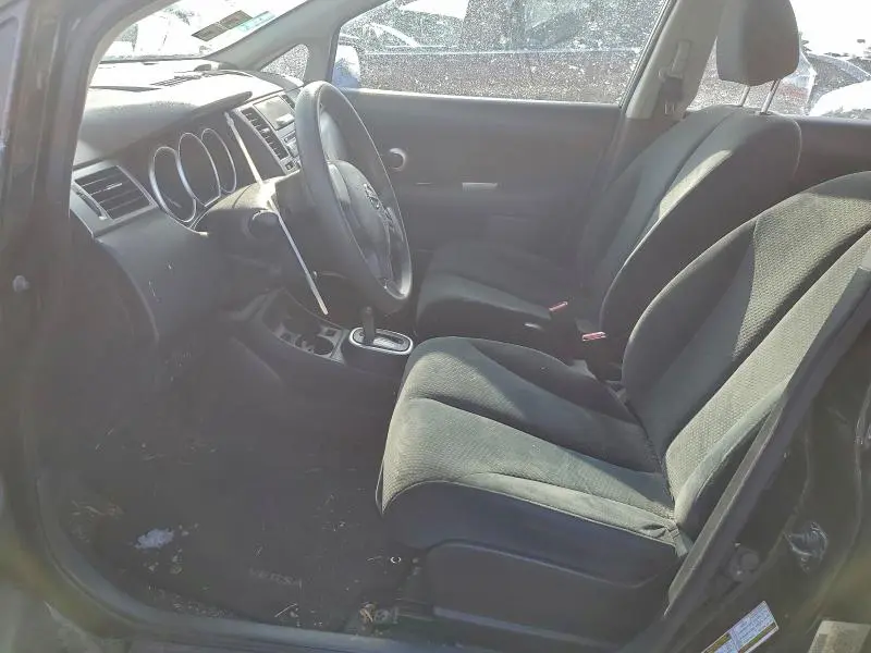 2010 NISSAN VERSA S  