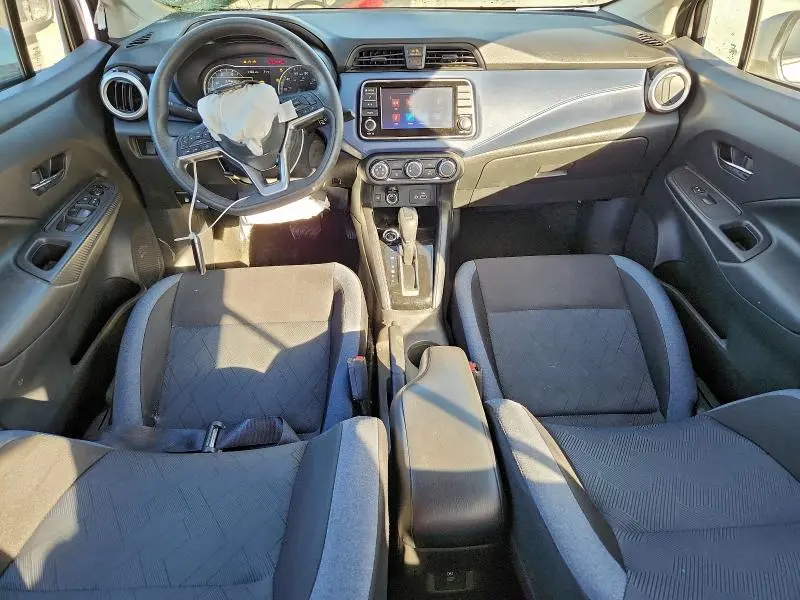 2023 NISSAN VERSA SV  