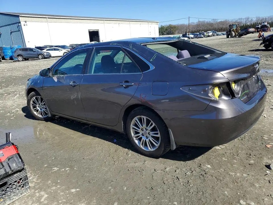 2015 TOYOTA CAMRY LE  
