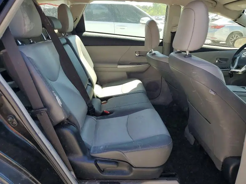 2017 TOYOTA PRIUS V FOUR  