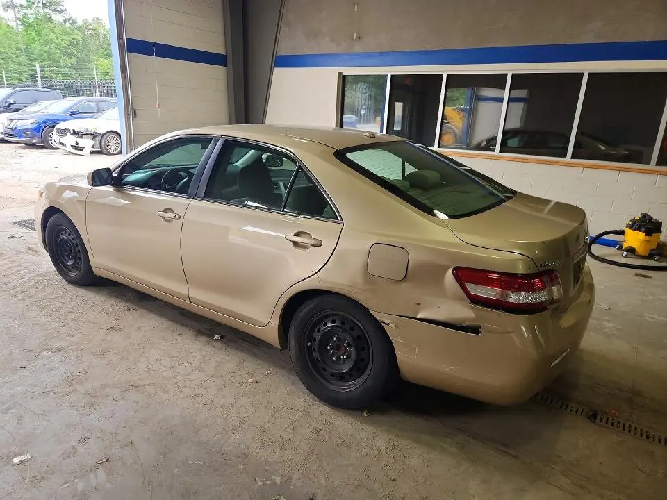 2011 TOYOTA CAMRY LE  