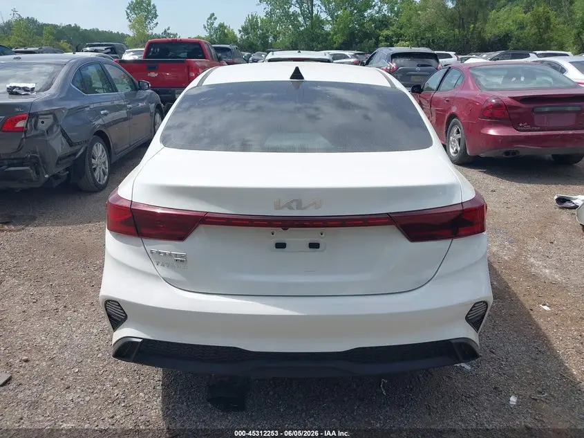 2024 KIA FORTE LX