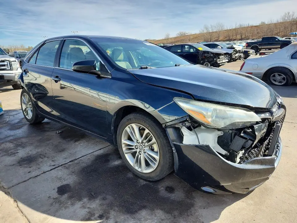2016 TOYOTA CAMRY SE  