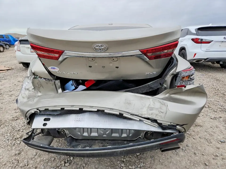 2018 TOYOTA AVALON XLE  