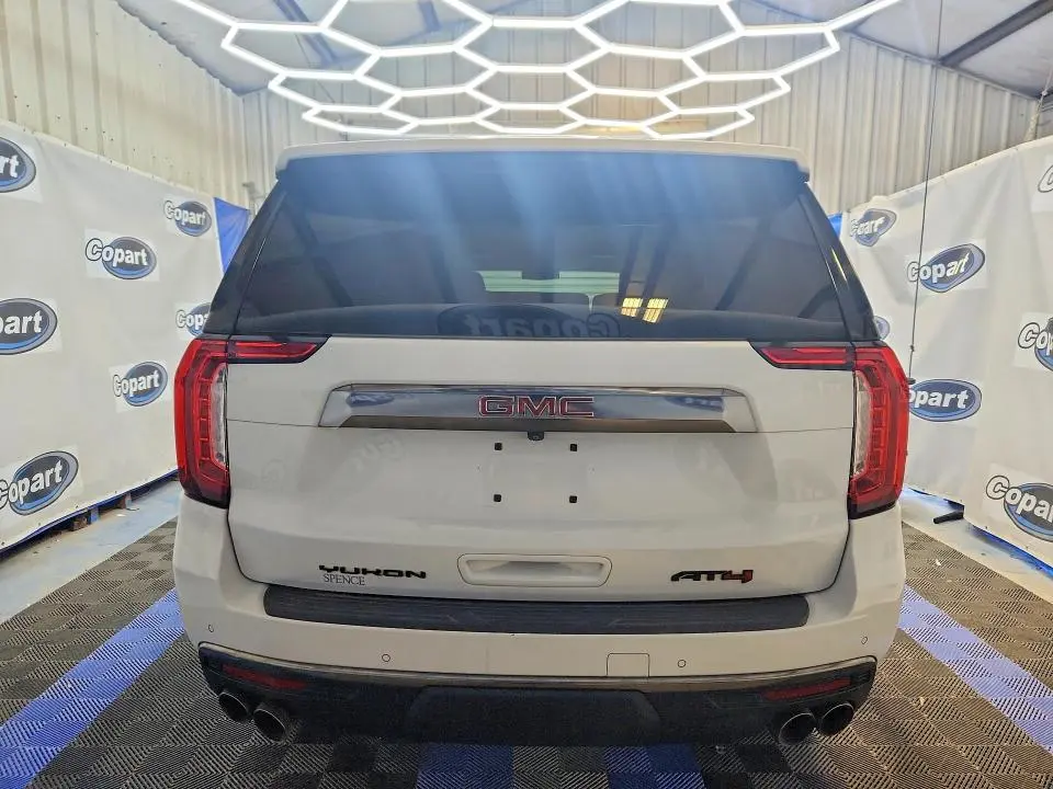 2023 GMC YUKON AT4  