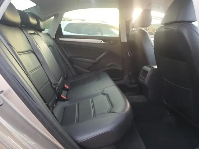 2015 VOLKSWAGEN PASSAT S  