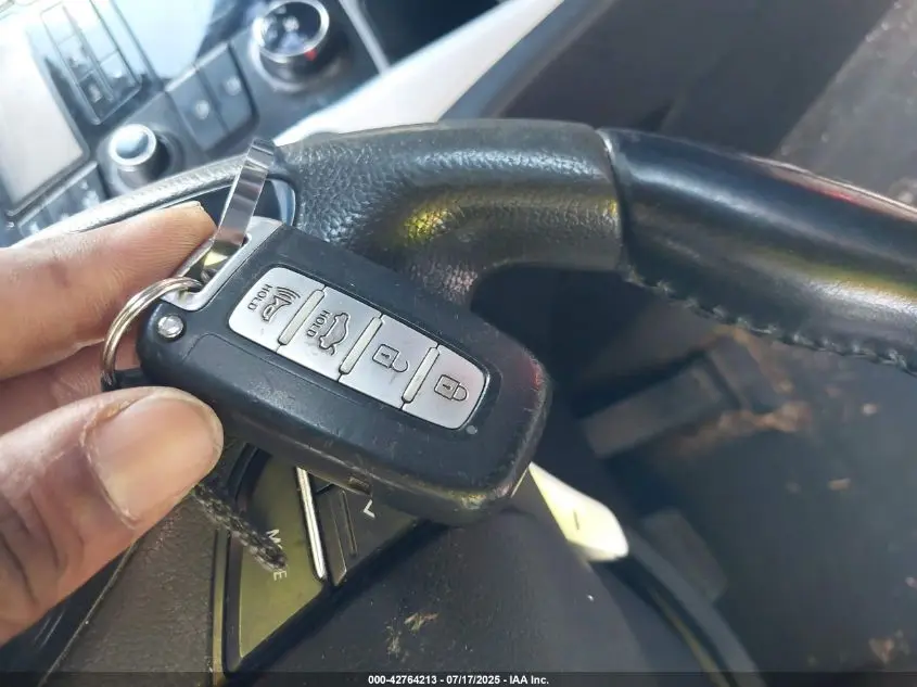 2012 HYUNDAI SONATA SE