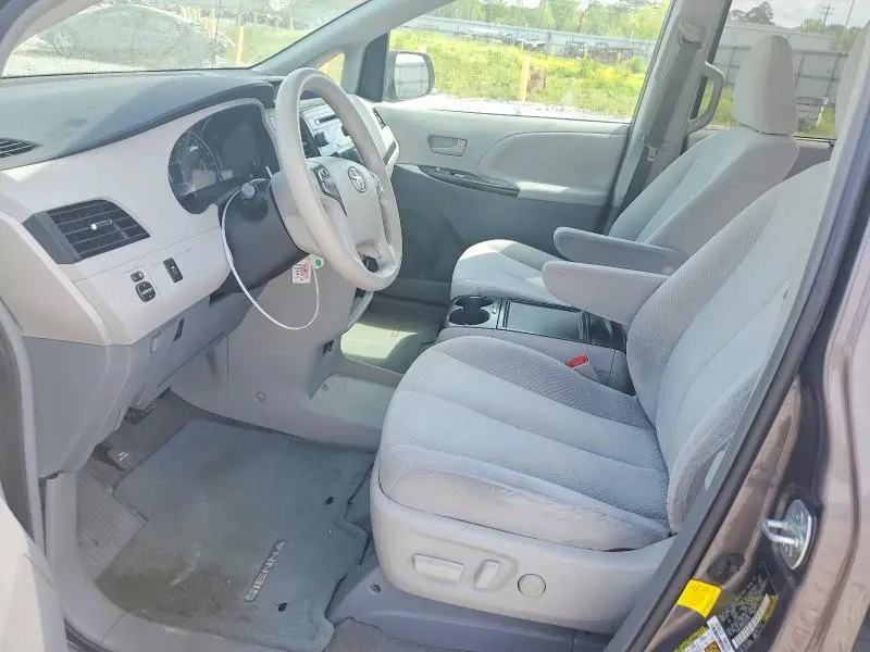 2012 TOYOTA SIENNA LE 8-PASSENGER  