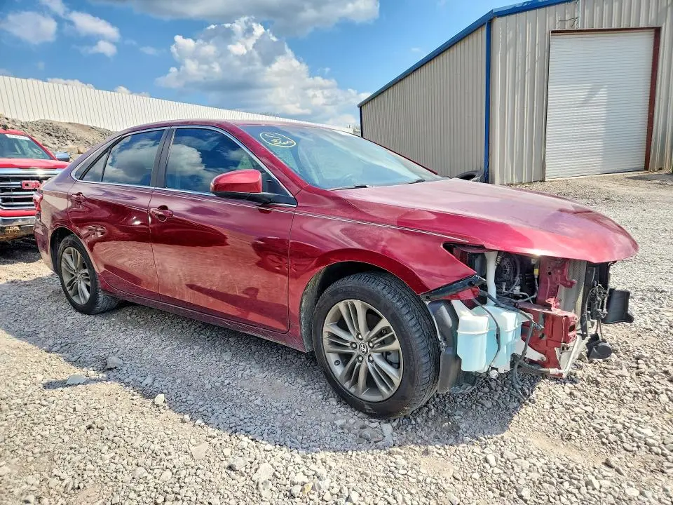 2017 TOYOTA CAMRY SE  